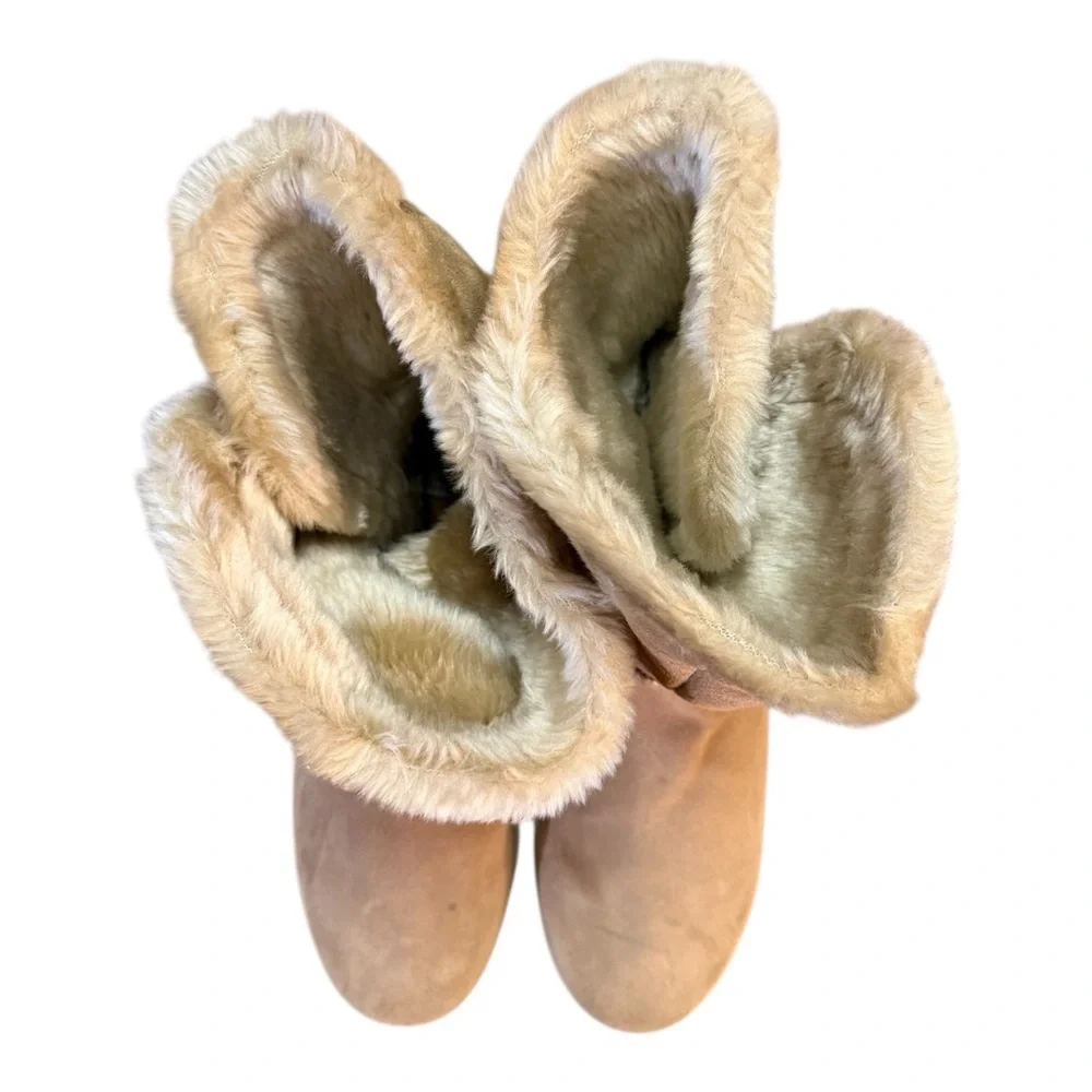 G.H. Bass & Co. Tan Suede Ankle Boots with Faux Fur Women’s Size 9.5